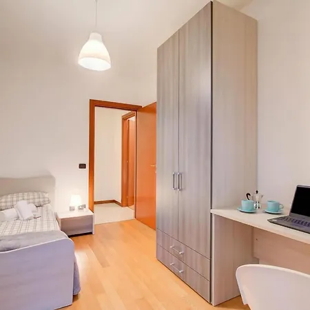 Magnolia - New Center- Happy Apartamento Laveno-Mombello